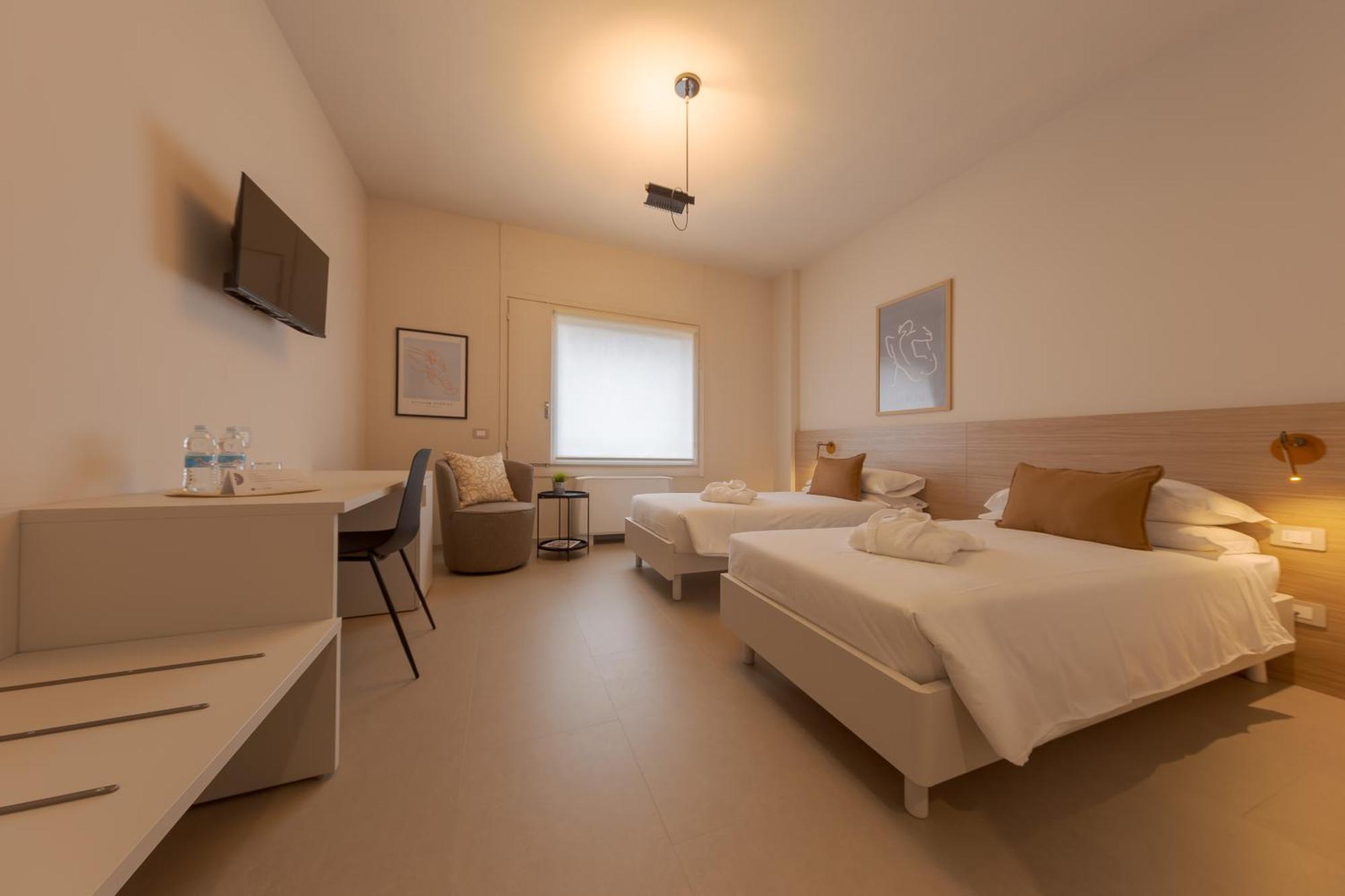 Double Room,1758326792:JPEG